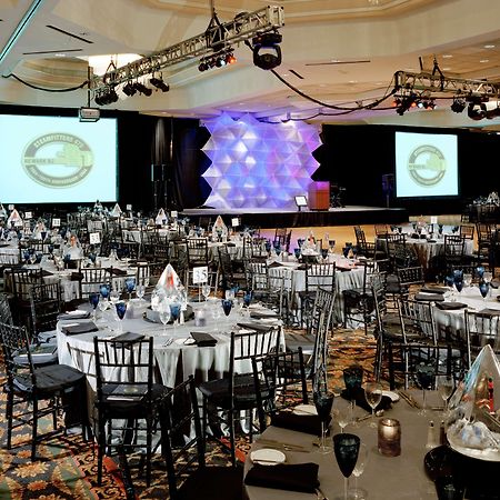 Hotel Hilton East Brunswick Restaurant photo