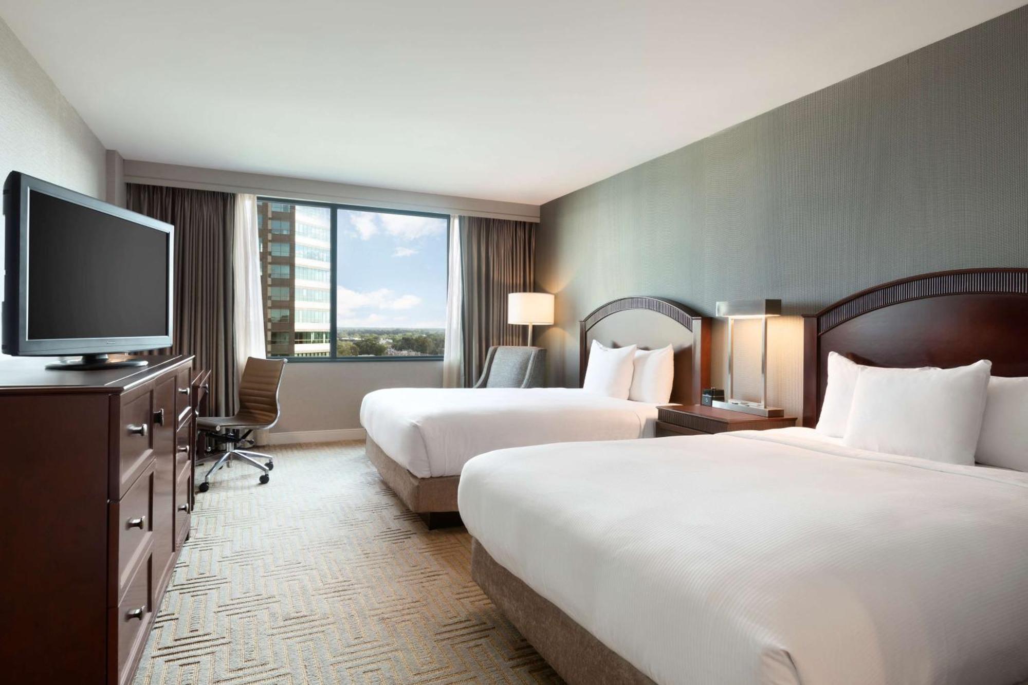 Hotel Hilton East Brunswick Extérieur photo