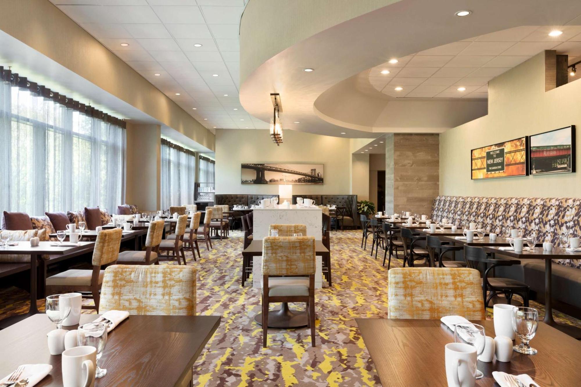 Hotel Hilton East Brunswick Extérieur photo