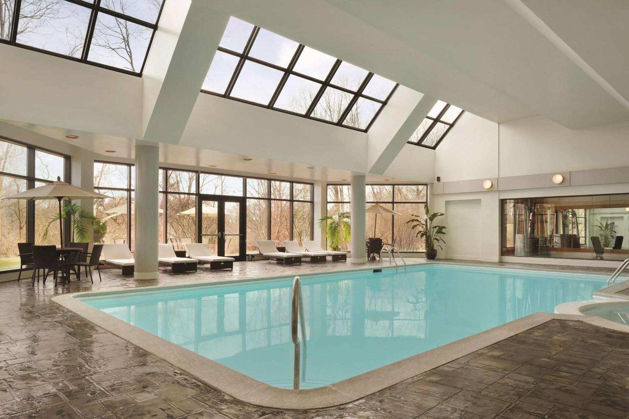 Hotel Hilton East Brunswick Extérieur photo