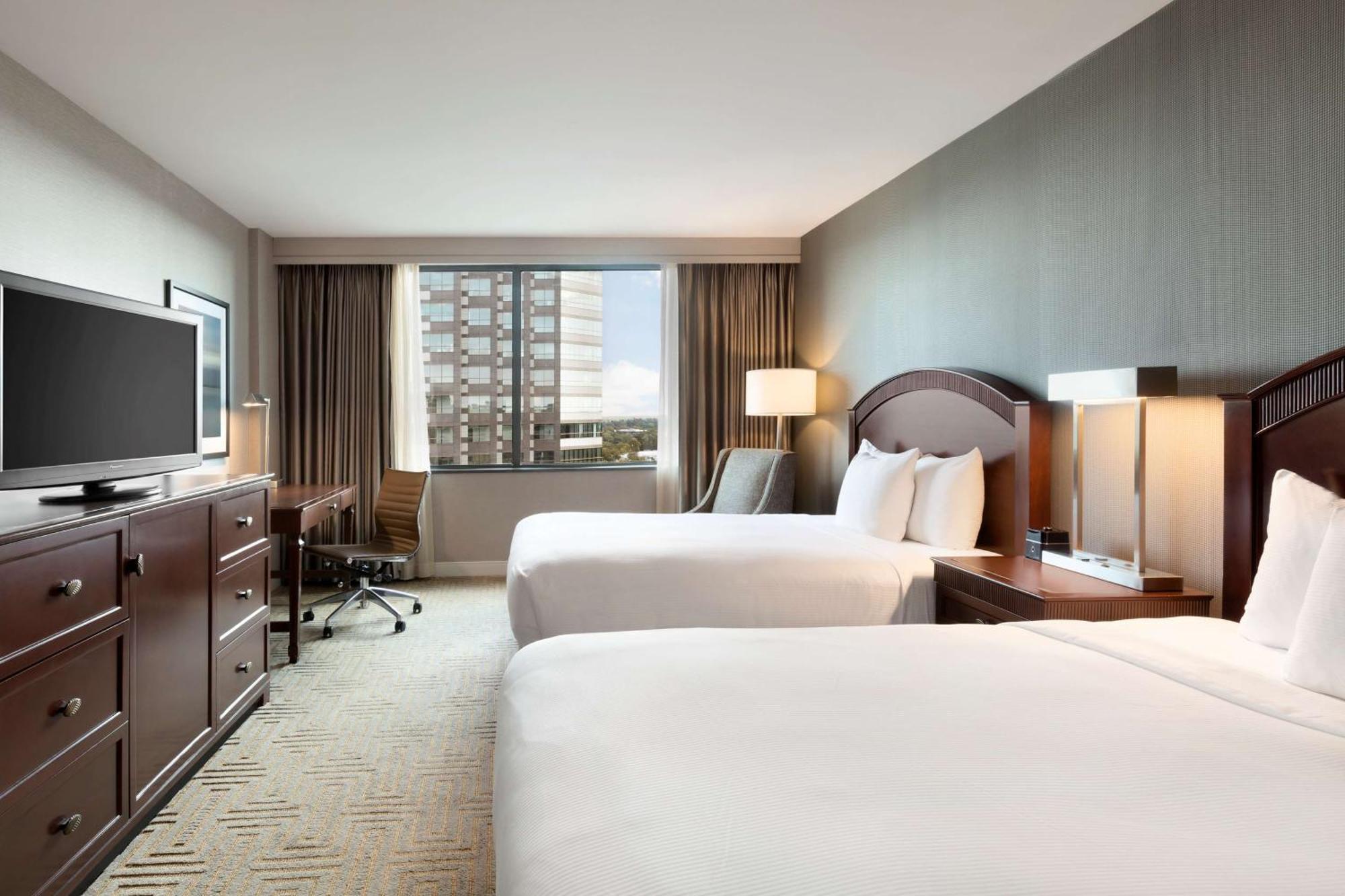 Hotel Hilton East Brunswick Extérieur photo