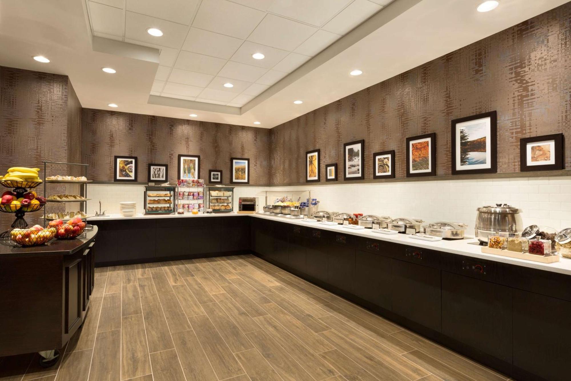 Hotel Hilton East Brunswick Extérieur photo