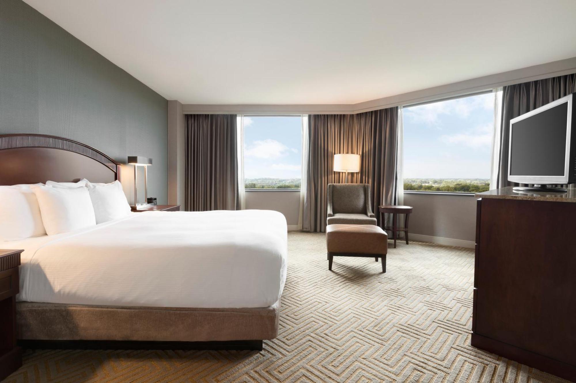 Hotel Hilton East Brunswick Extérieur photo