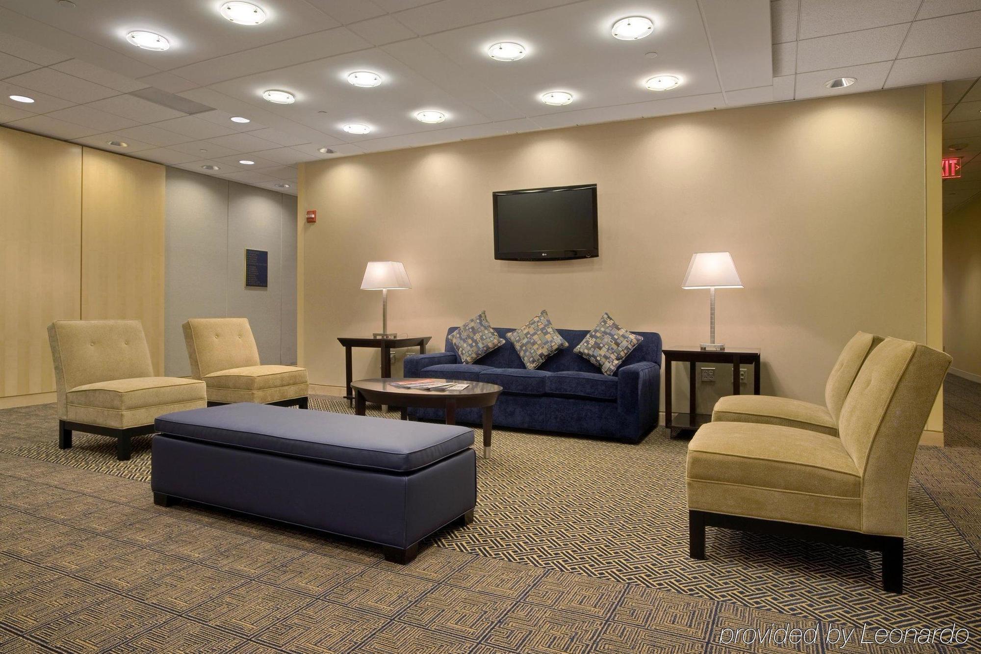 Hotel Hilton East Brunswick Extérieur photo