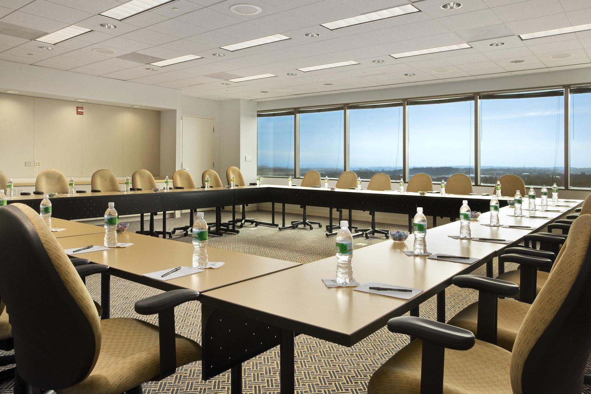 Hotel Hilton East Brunswick Extérieur photo