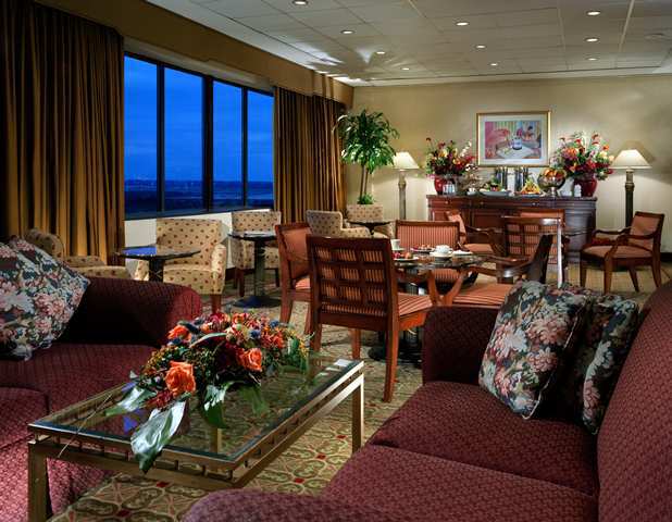 Hotel Hilton East Brunswick Restaurant photo